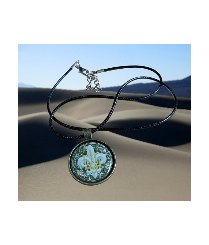 Пластовий кулон